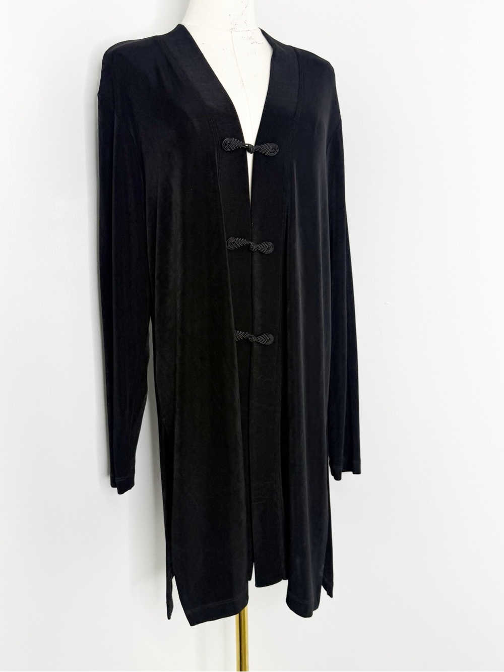 Chico’s Travelers Size 2 US 12 Black Long Cardigan Jacket Hook Closure